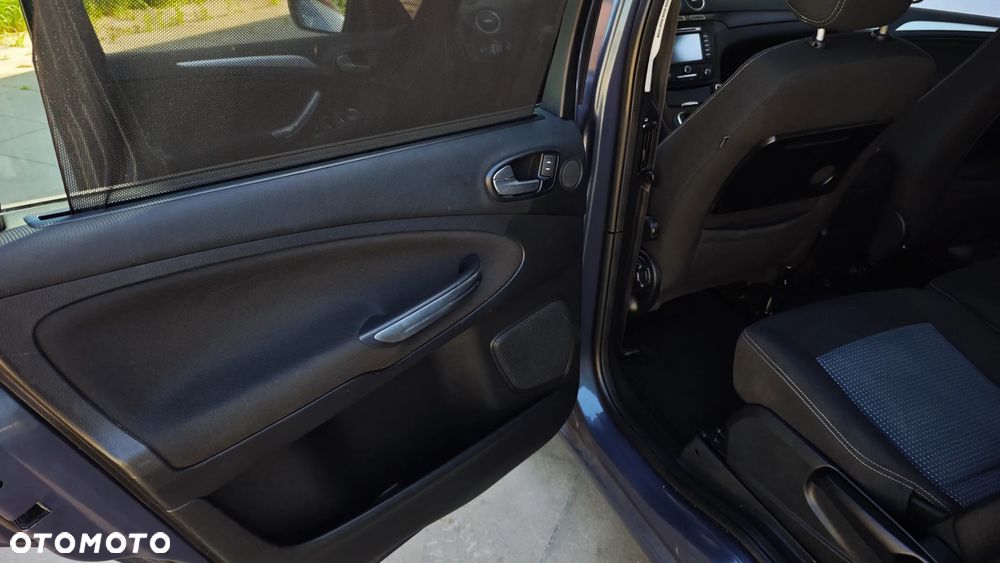 Ford Galaxy 2.0 Titanium - 21