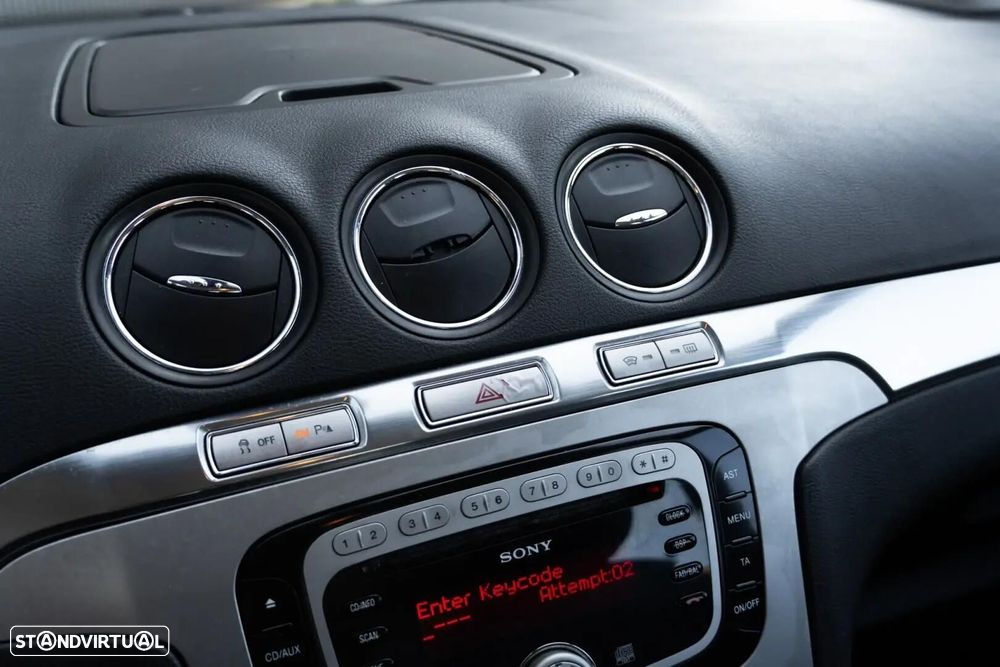Ford S-Max - 16