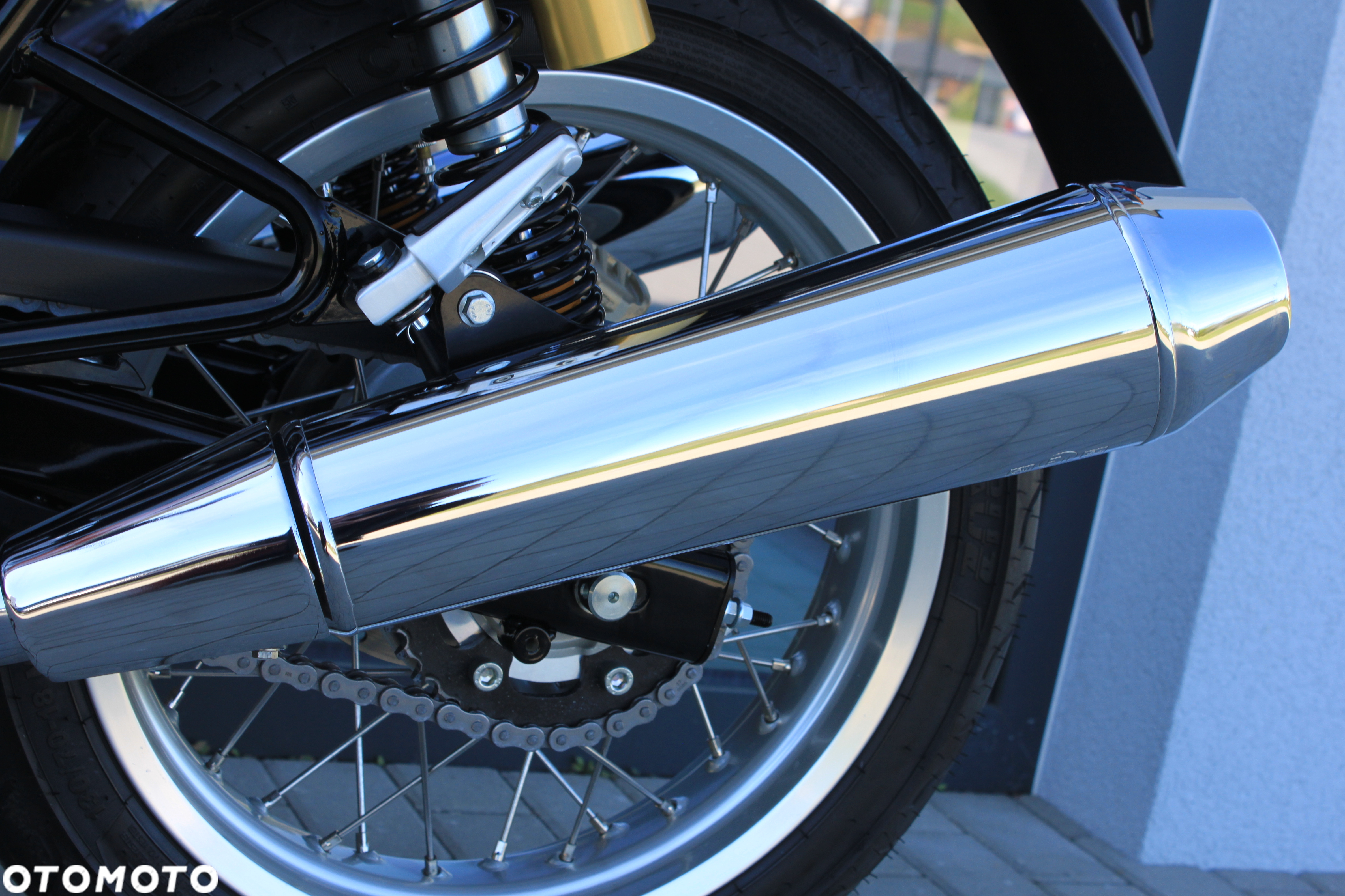Royal Enfield Interceptor - 17