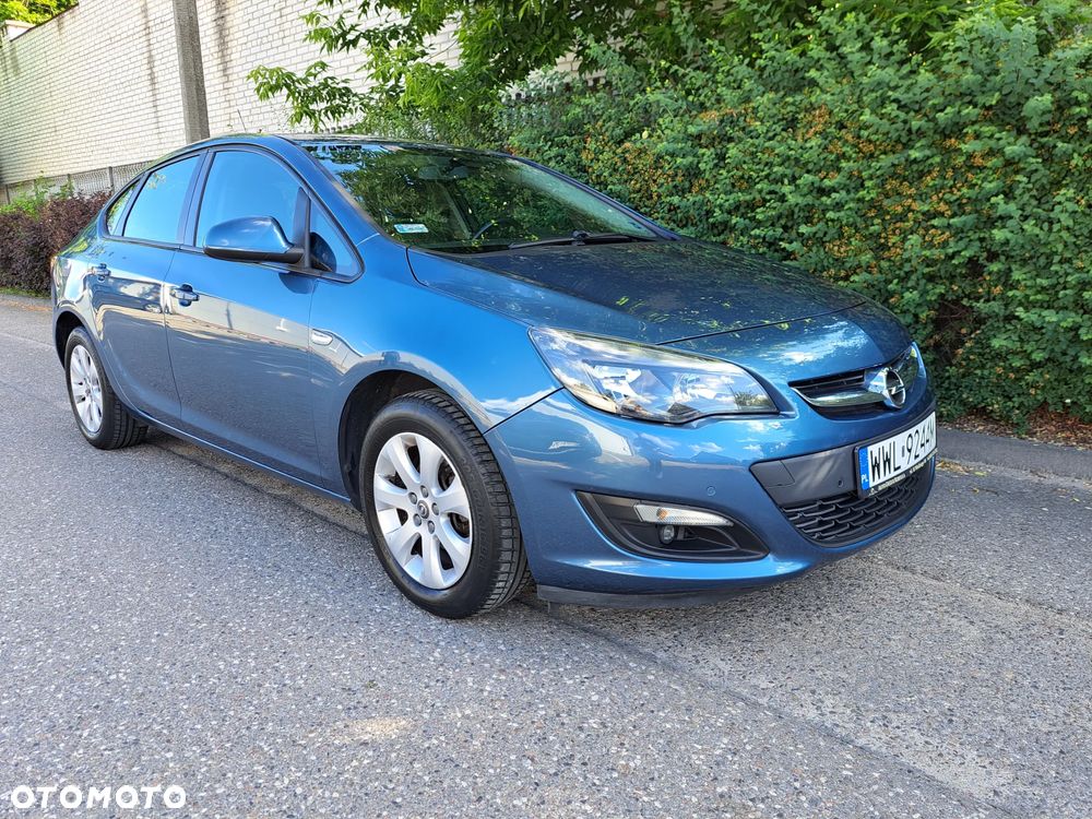 Opel Astra 1.6 Business - 1