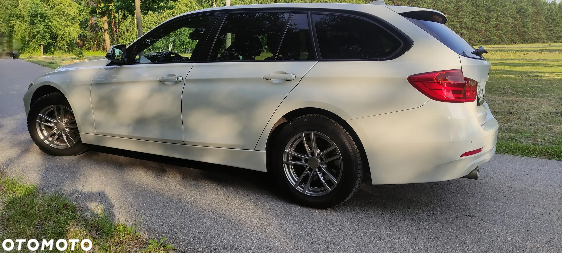 BMW Seria 3 318d Touring - 3