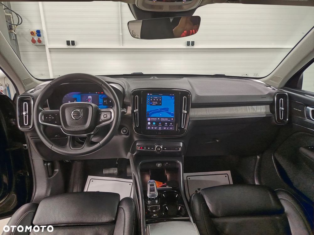 Volvo XC 40 B3 Plus Dark - 26