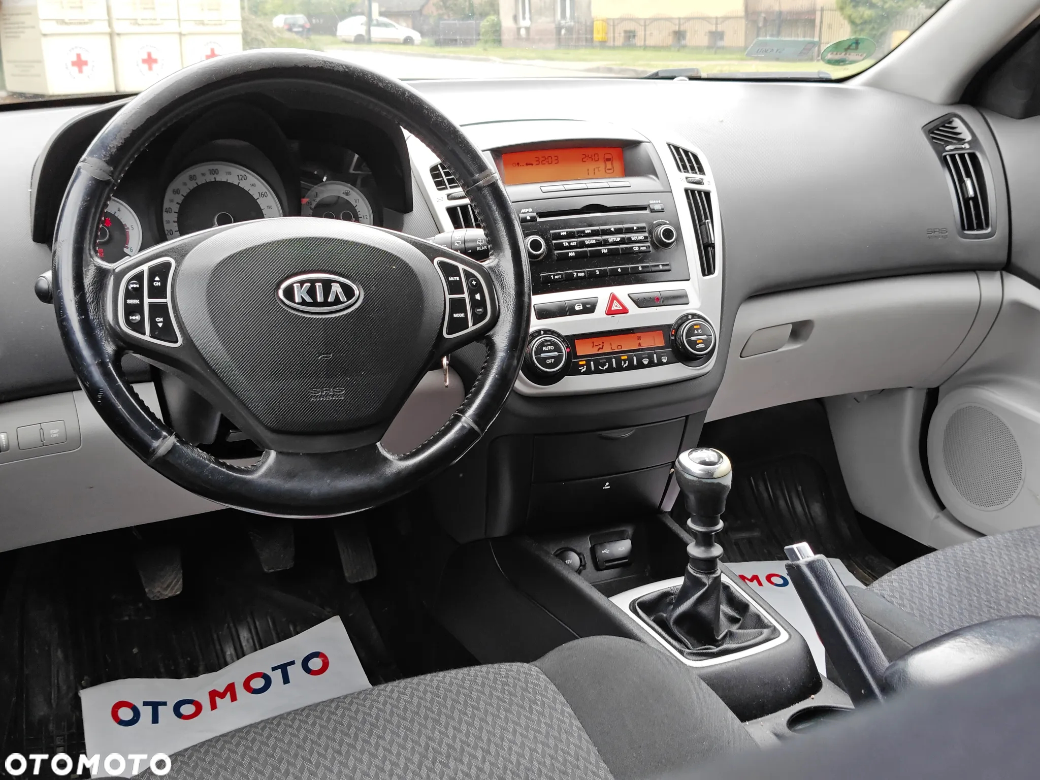Kia Ceed 1.6 CRDi LX - 6