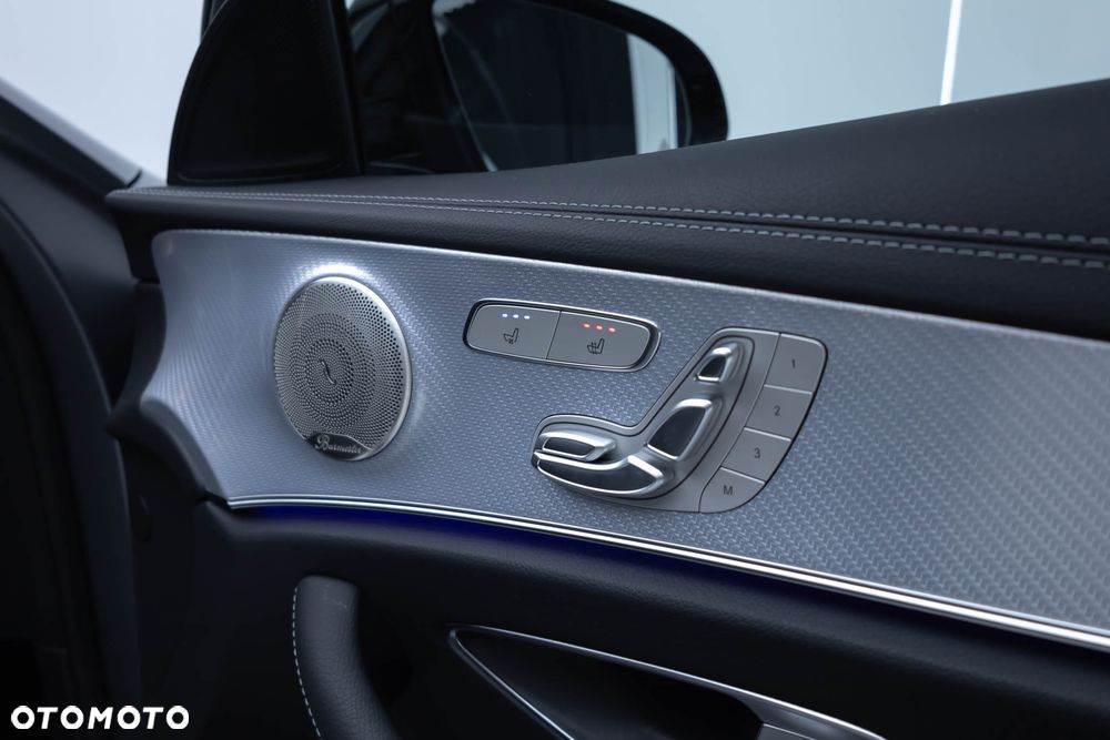 Mercedes-Benz Klasa E 300 de 4-Matic Avantgarde - 35