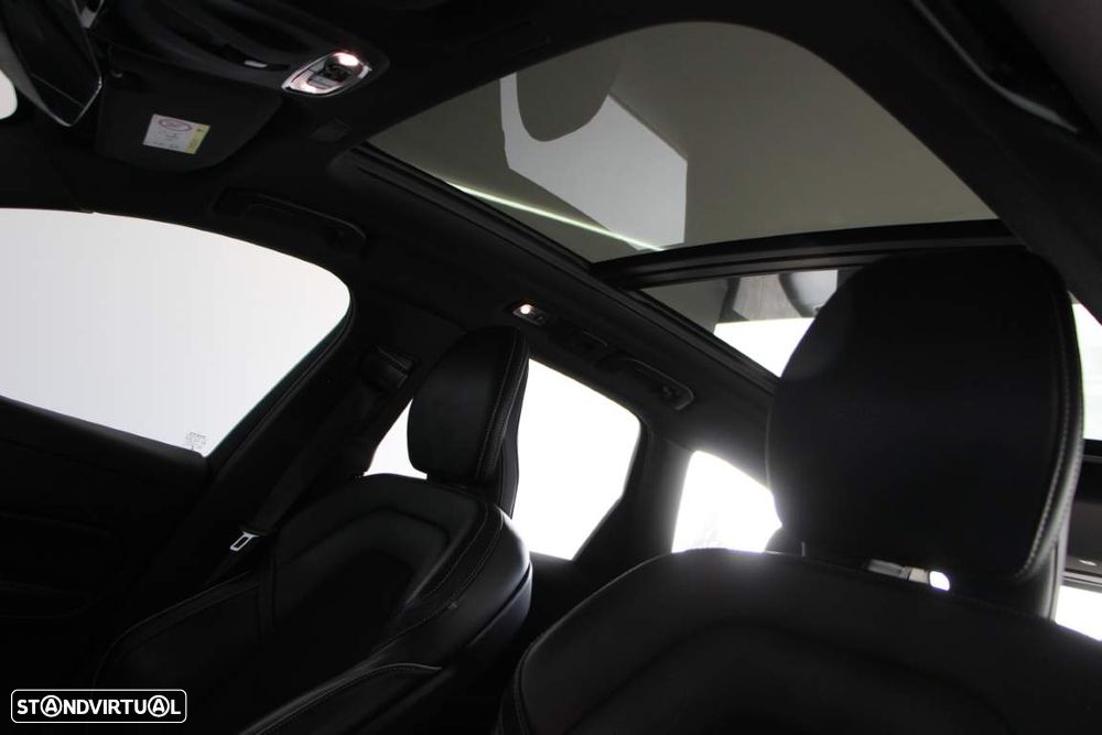 Volvo XC 60 2.0 T8 PHEV R-Design AWD - 14