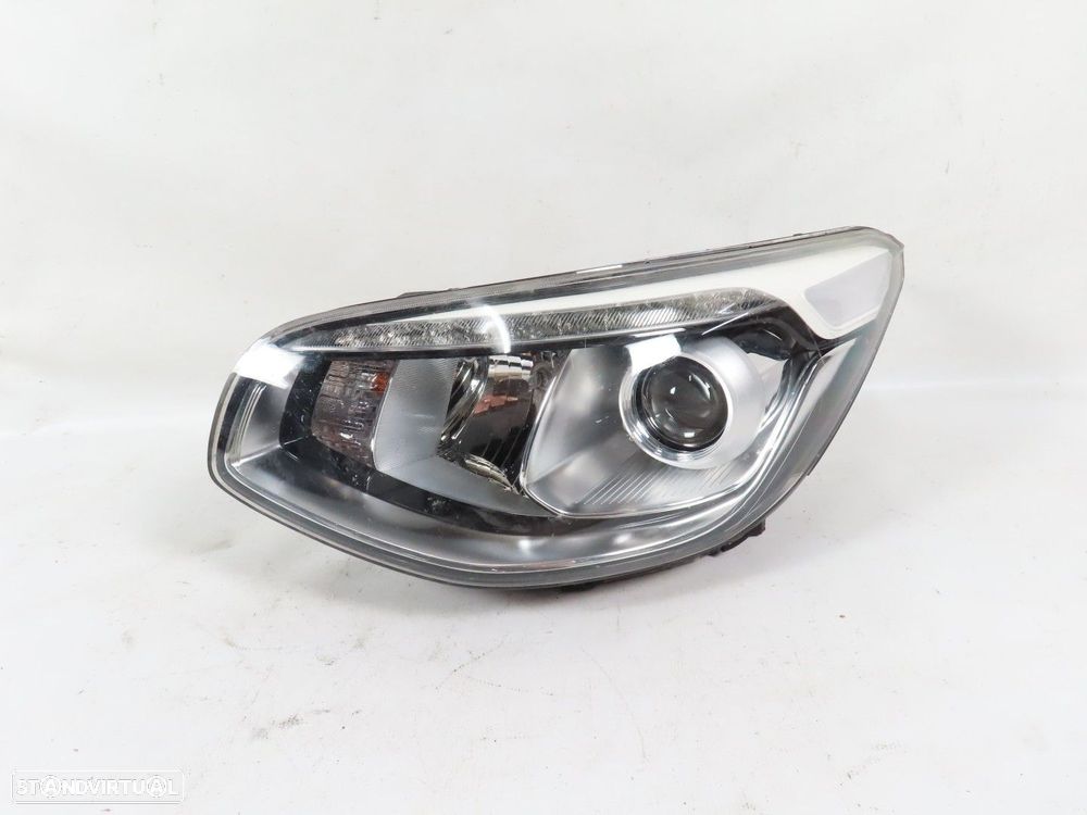 Farol normal Esquerdo Seminovo/ Original KIA SOUL II (PS) 92101B2270 - 1
