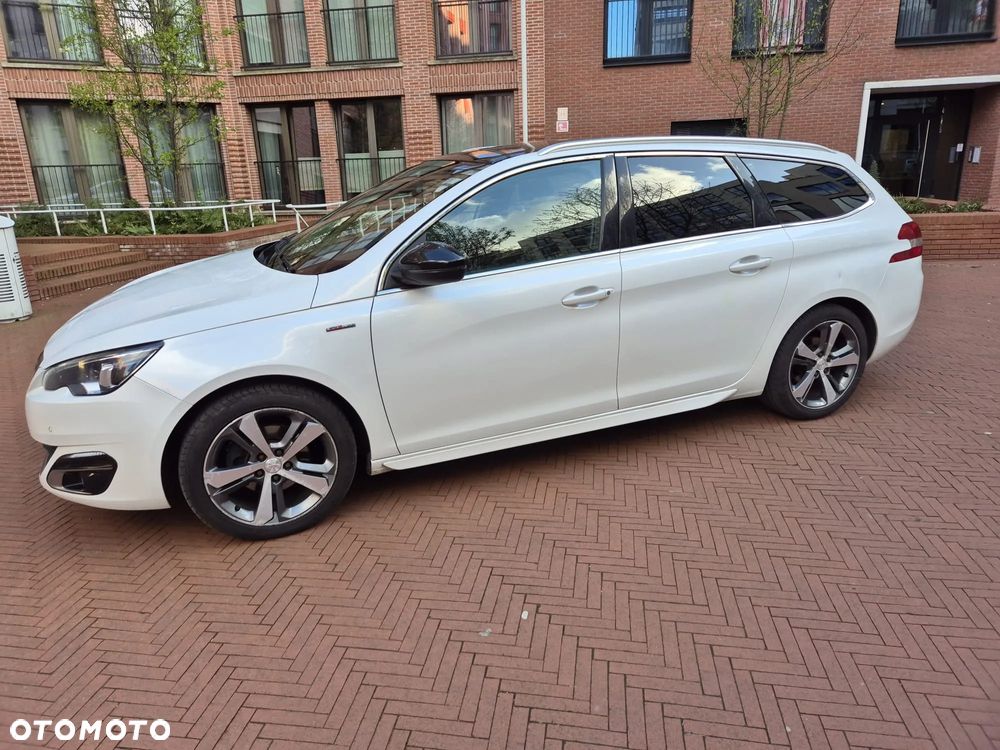 Peugeot 308 - 1