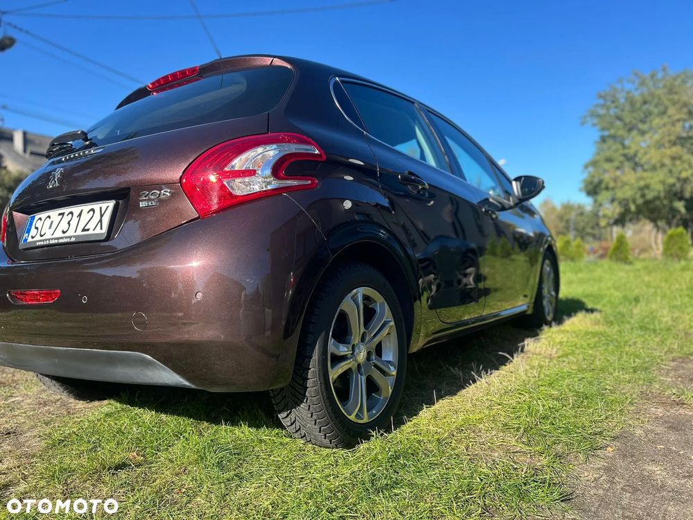 Peugeot 208 - 4