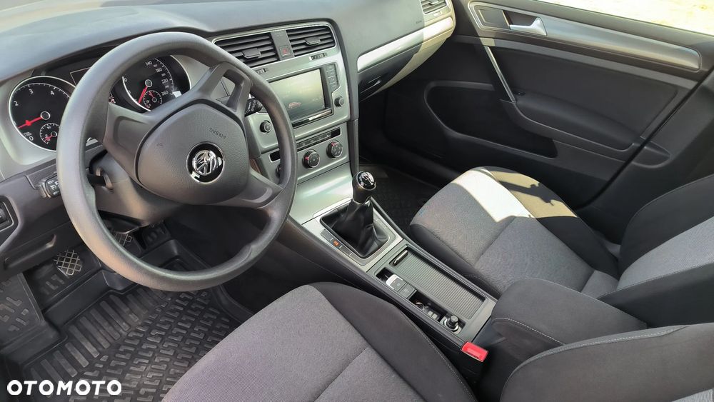 Volkswagen Golf 1.6 TDI BlueMotion Technology Trendline - 12