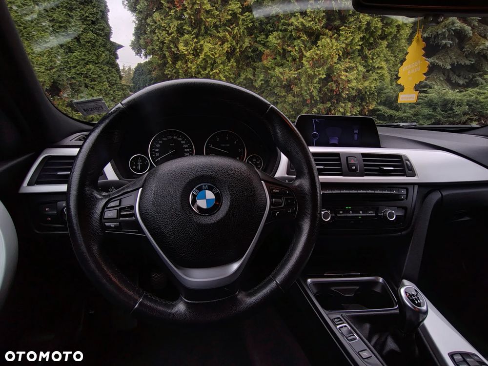 BMW Seria 3 - 10