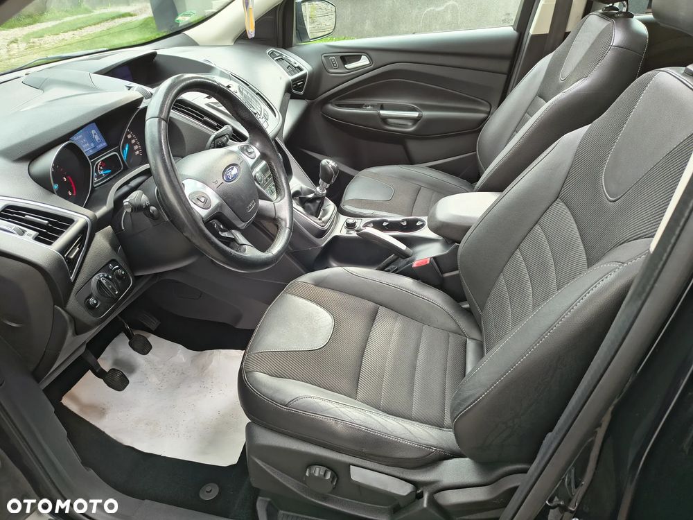 Ford Kuga 2.0 TDCi 4x4 Titanium - 10