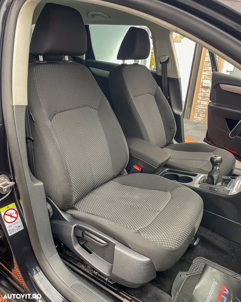 Volkswagen Passat - 14