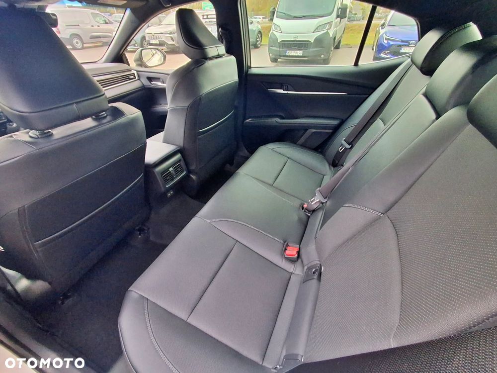 Toyota Camry 2.5 Hybrid Dynamic Force Comfort e-CVT - 13