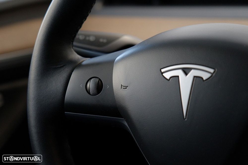 Tesla Model Y Performance Tração Integral - 22