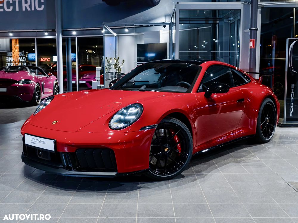 Porsche 911 Carrera 4 GTS PDK - 7