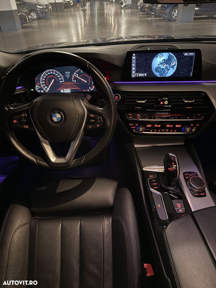 BMW Seria 5 520d AT - 12