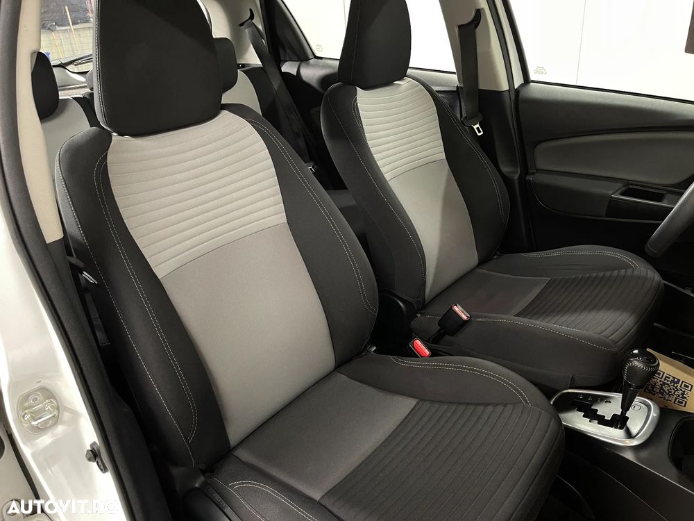 Toyota Yaris 1.5 VVT-i HSD Active - 9