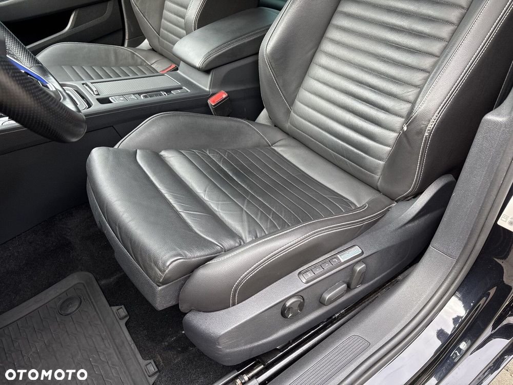 Volkswagen Passat - 12