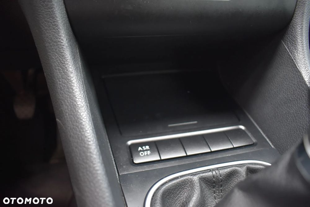 Volkswagen Golf 1.2 TSI BMT Trendline - 17