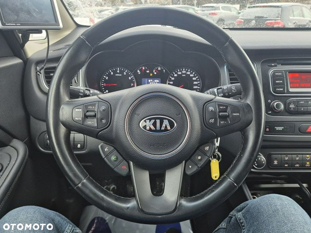 Kia Carens - 13