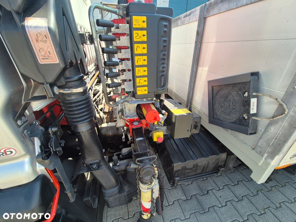 Renault D 7.5 180 / SKRZYNIA / HDS FASSI F32 / NISKI PRZEBIEG / BEZWYPADKOWY / OKLEJONY / AUTOMAT / CHWYTAK / SERWISOWANY / UNIKAT / EURO 6 - 11