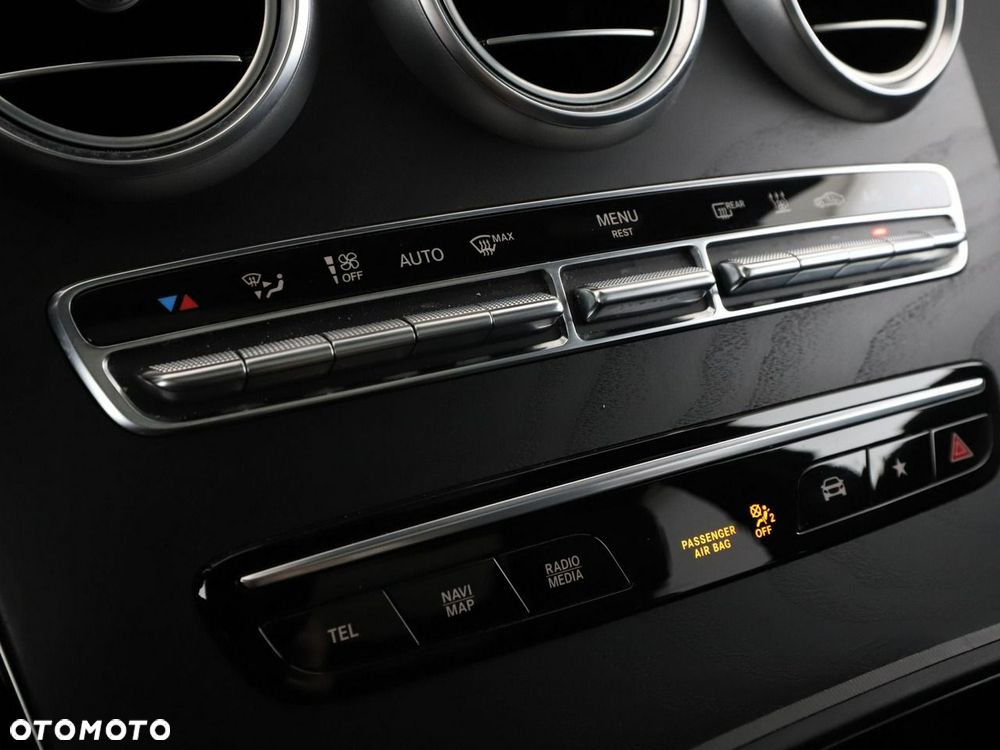 Mercedes-Benz GLC 300 de 4Matic 9G-TRONIC AMG Line - 30