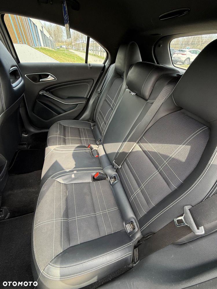 Mercedes-Benz Klasa A 180 BlueEfficiency Edition - 17