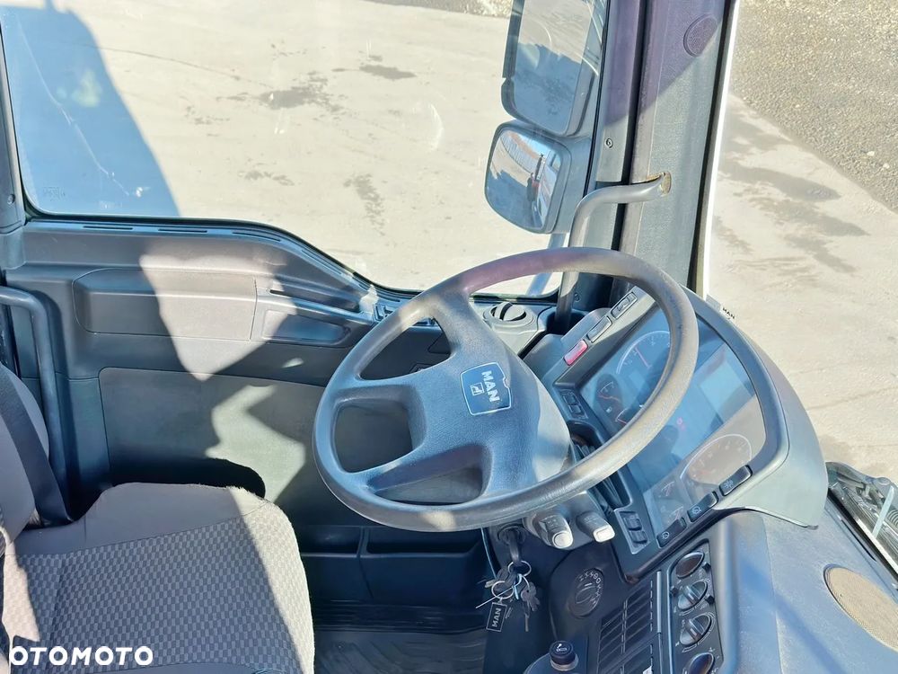 MAN TGA 33.480 * CIĄGNIK SIODŁOWY + PK 33002 - EH + PILOT * STAN BDB - 12