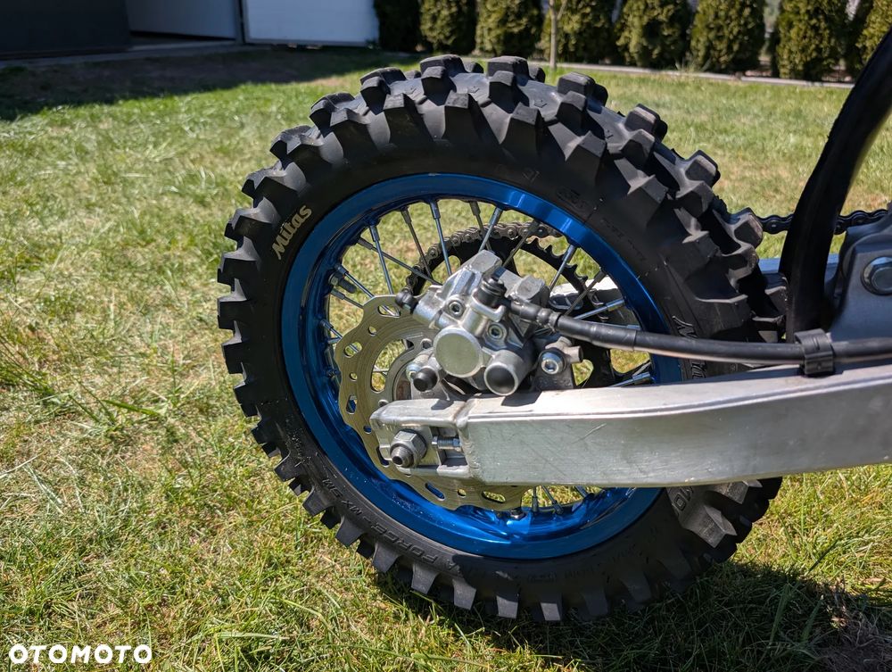 Yamaha YZ - 8