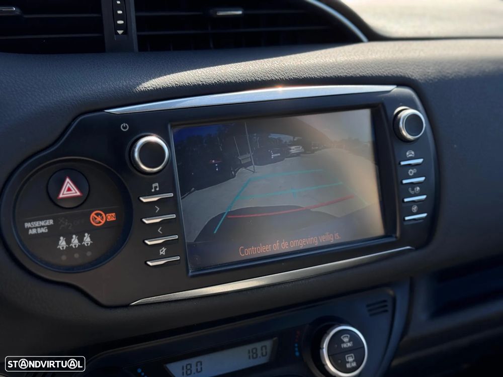 Toyota Yaris 1.5 HSD 20 Anos - 15