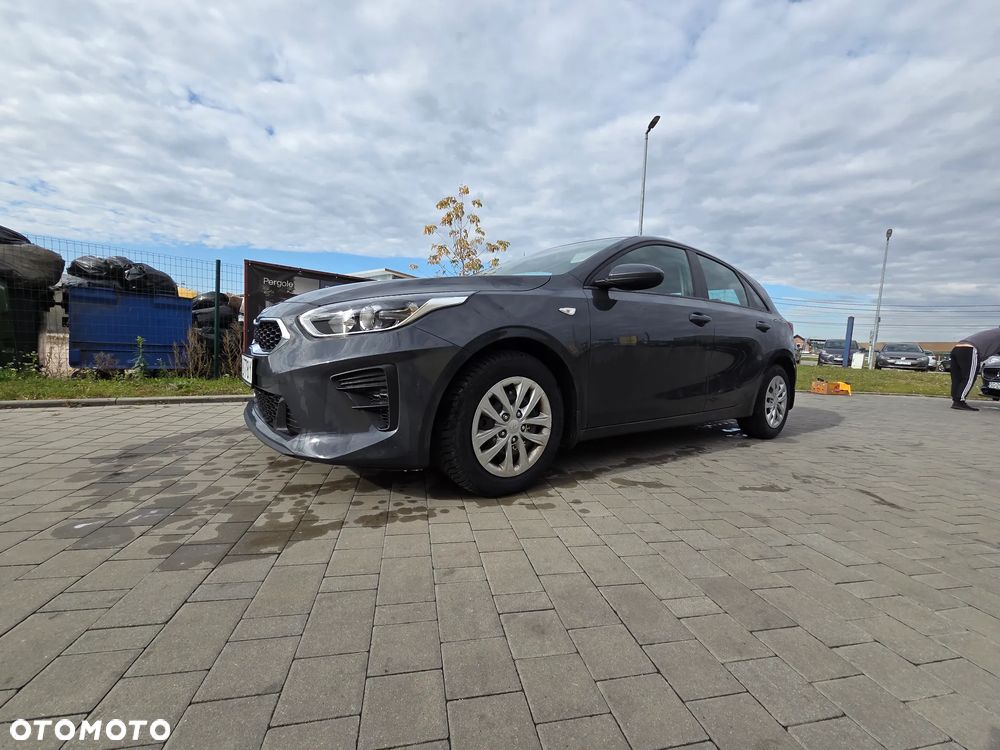 Kia Ceed - 9