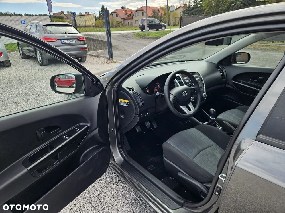 Kia Ceed 1.4 CVVT Spirit - 17
