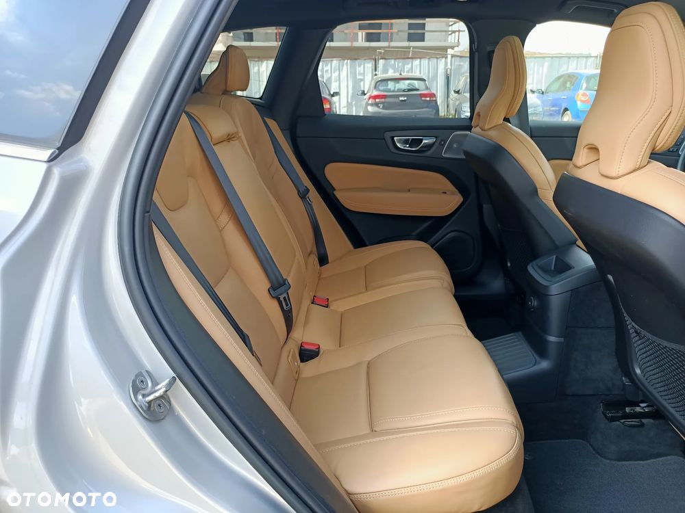 Volvo XC 60 T8 Plug-In Hybrid AWD Ultimate Bright - 12