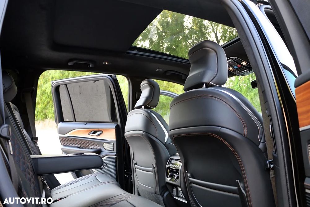 Jeep Grand Cherokee - 11