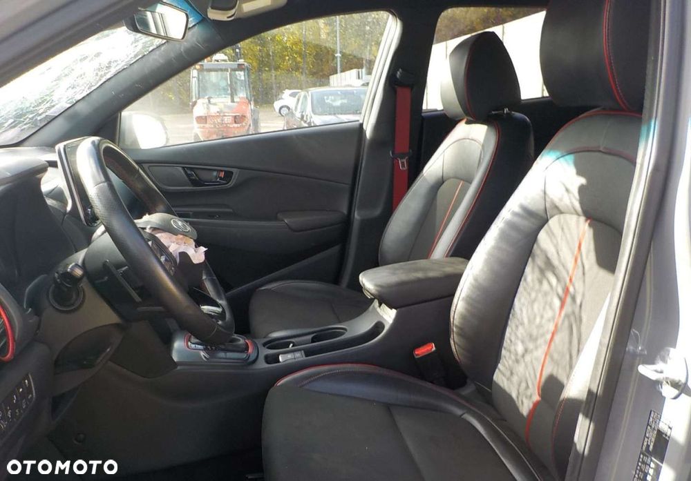 Hyundai Kona - 24