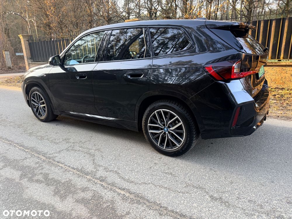 BMW iX1 - 11