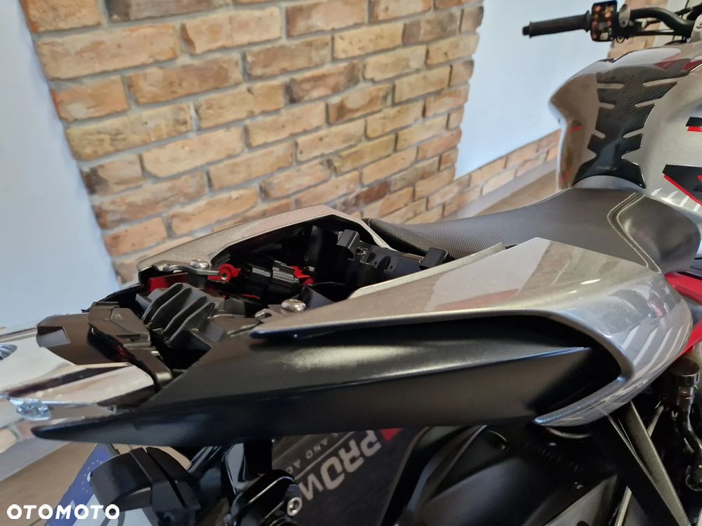 Triumph Street Triple - 27