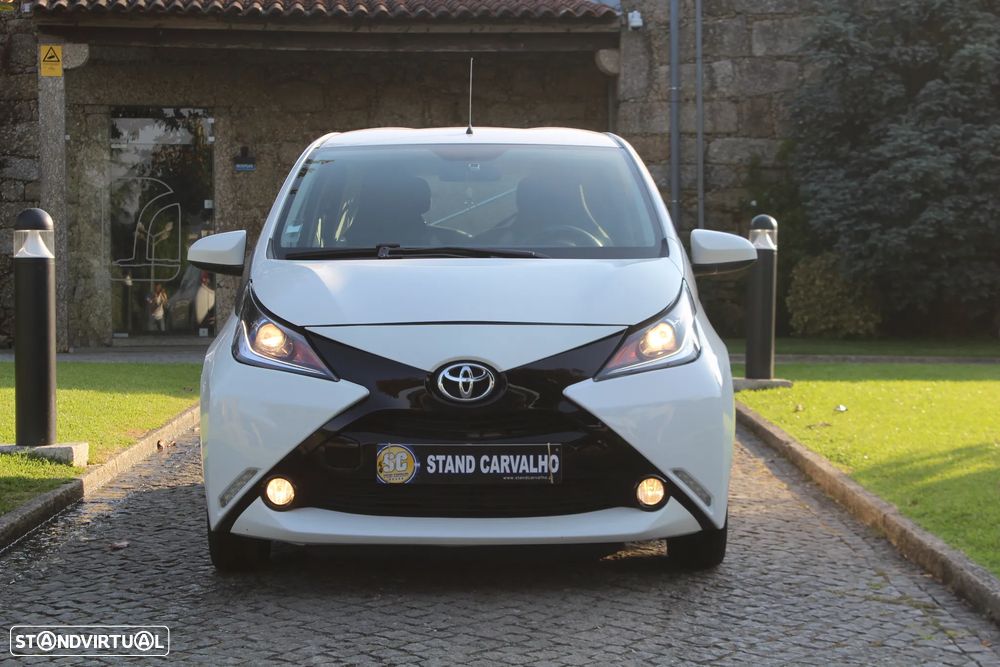 Toyota Aygo x-clusiv - 2