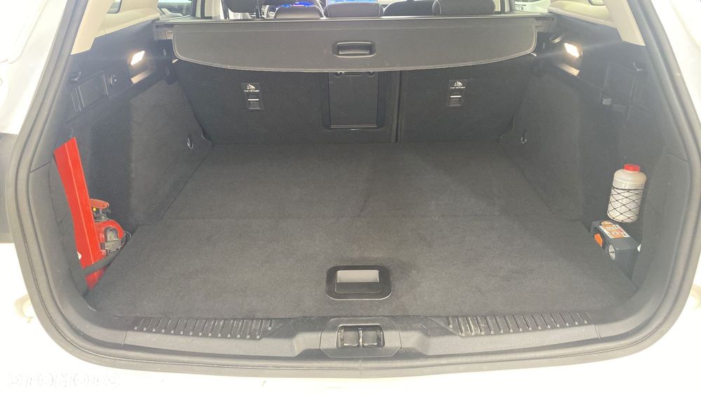 Ford Focus 1.0 EcoBoost mHEV Titanium X - 12