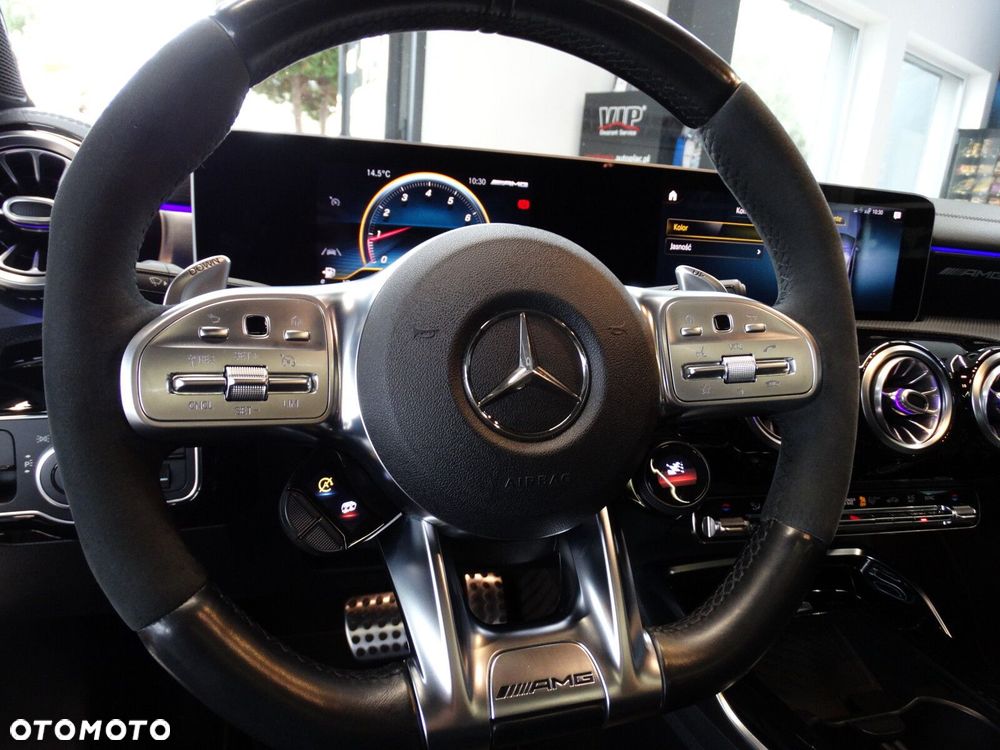 Mercedes-Benz CLA - 16