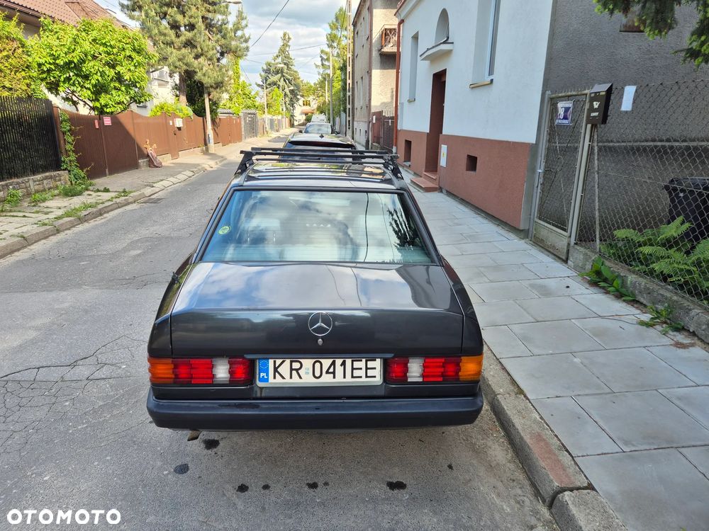Mercedes-Benz W201 (190) - 13