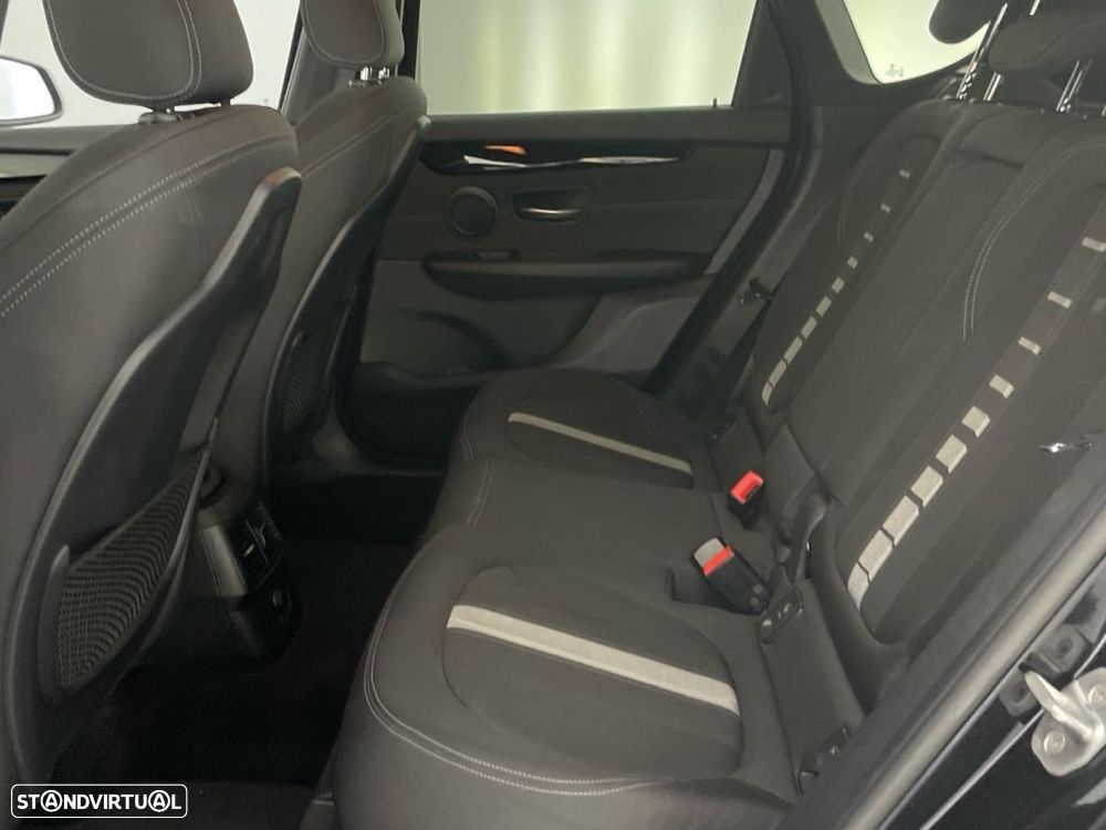BMW 216 Active Tourer d Auto - 12