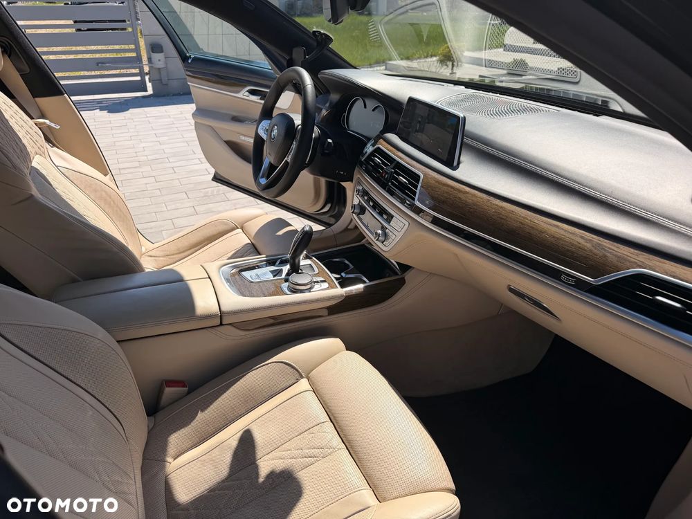 BMW Seria 7 740d xDrive - 13
