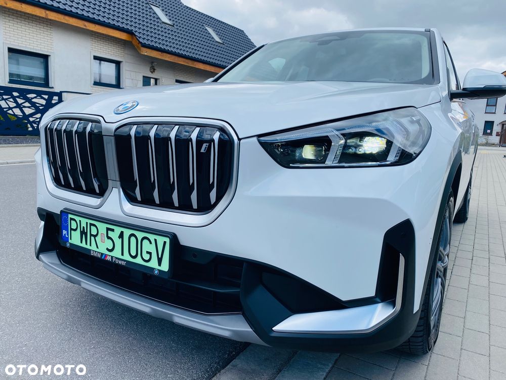 BMW iX1 xDrive30 66.5kWh xLine - 2