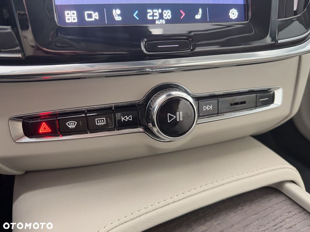 Volvo V90 Cross Country - 25