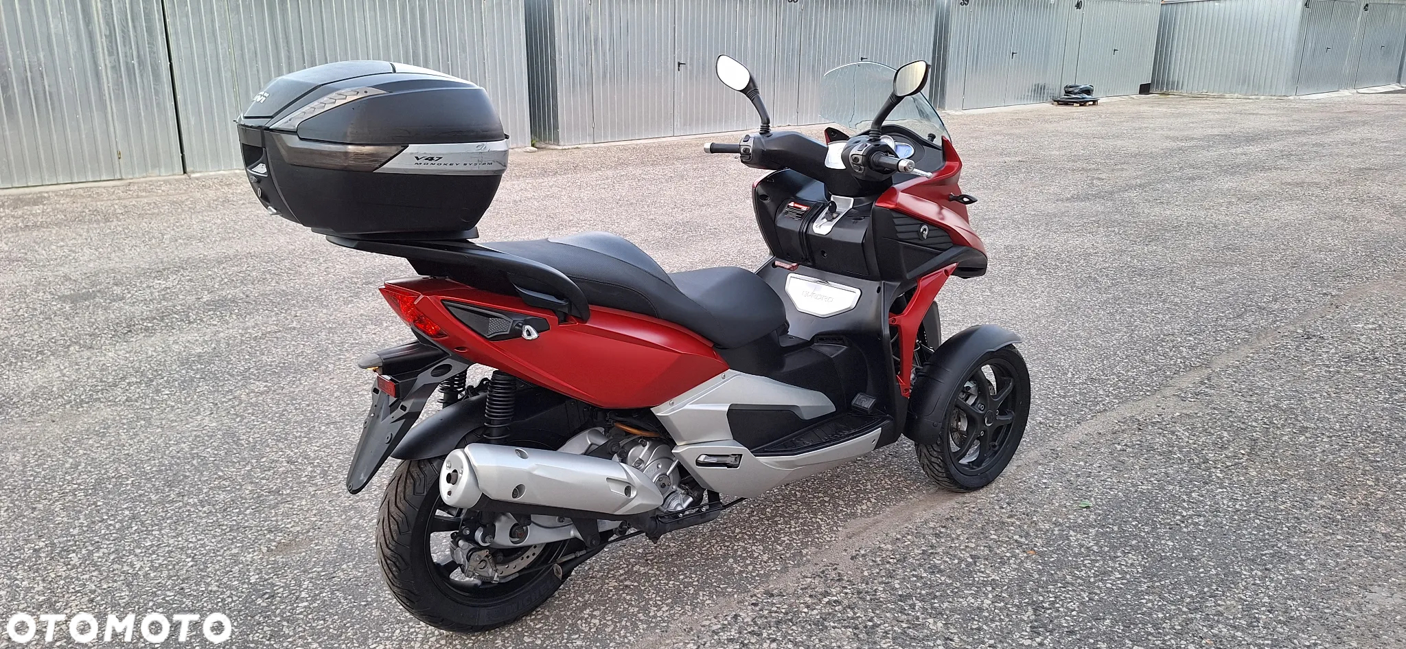 Piaggio MP-3 - 11