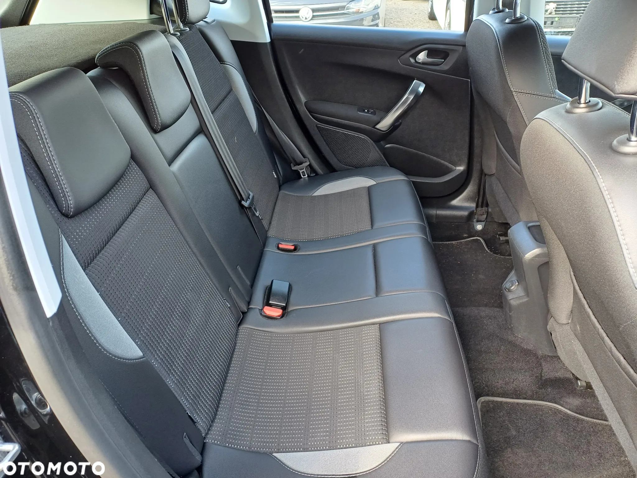 Peugeot 2008 82 e-VTI ETG5 Allure - 11