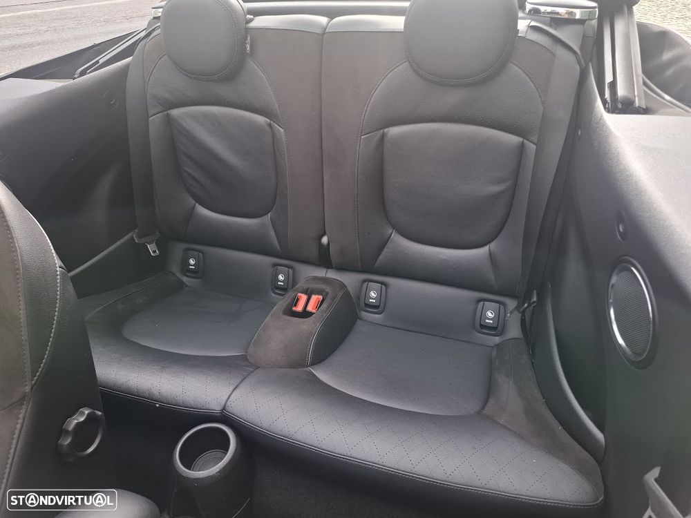 MINI Cabrio Cooper Essential - 42
