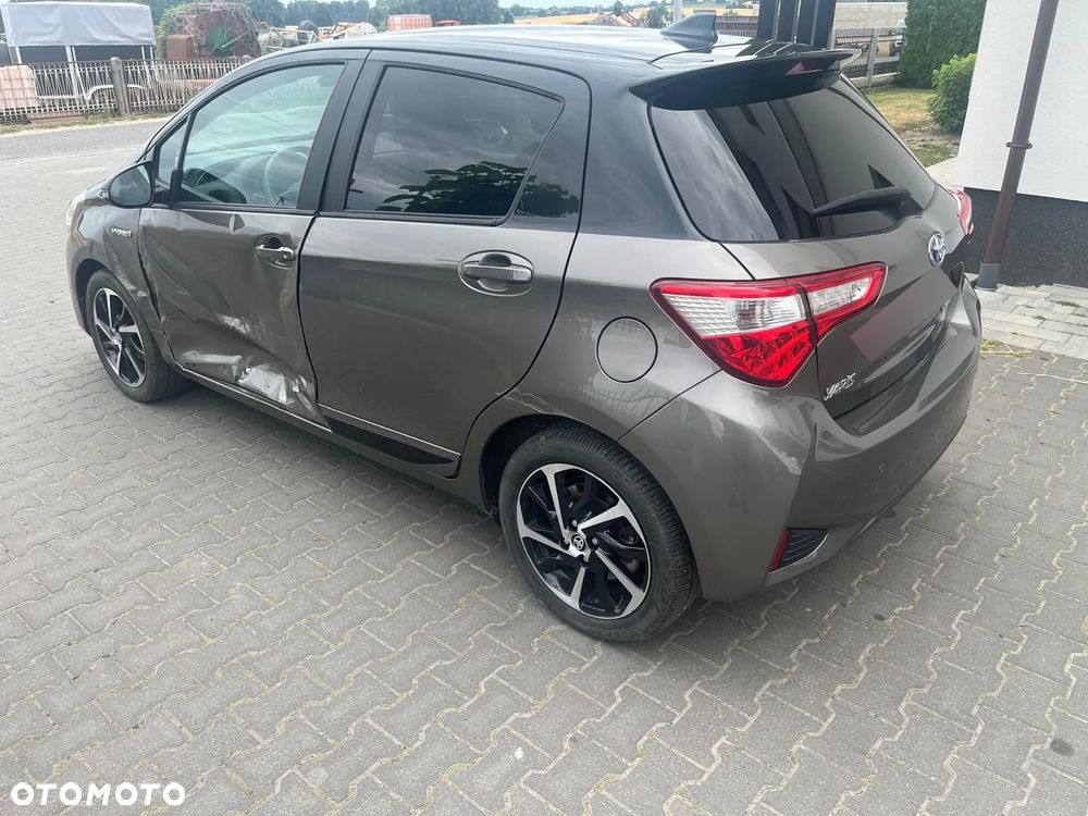 Toyota Yaris Hybrid 1.5 Selection Style - 6