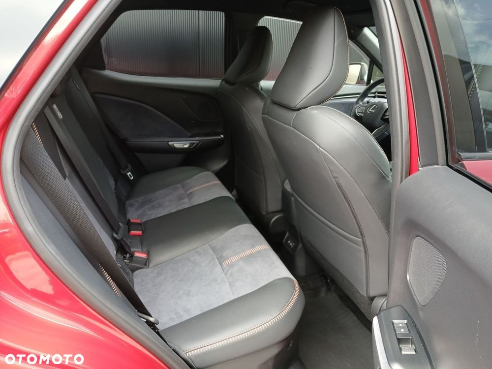 Lexus LBX 1.5 Hybrid Cool AWD - 28